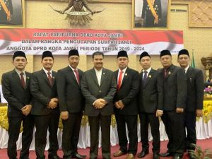 Kuasai DPRD Kota Jambi, SAH Hadiri Pelantikan Dewan Terpilih