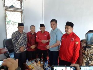 Dua Kandidat Cabup Batanghari Ambil Formulir di PDIP Batanghari