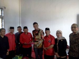 Hafiz Fattah Kembalikan Formulir Pendaftaran Ke PDIP Batanghari