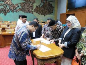 SAH Dukung Guru Honorer Digaji Melalui Dana Alokasi Khusus