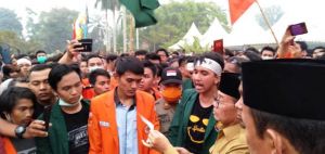Akhirnya Fachrori Hadir di Tengah Aksi, Mahasiswa Sebut Beberapa Kali Demo Tak Bisa Bertemu