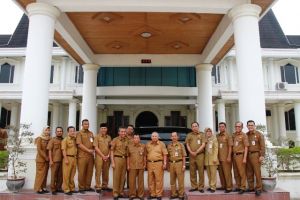 Bupati Safrial Lepas Asisten Bidang Pembangunan dan Ekonomi yang Masuki Pensiun