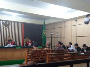Jadi Saksi di Sidang Asiang, Cornelis Bersumpah Tak Ada Menerima Uang Ketok Palu