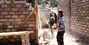 Saling Melengkapi Saat Merehab Rumah Warga