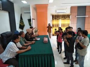 Kejari Batanghari Setor Uang Kerugian Negara Rp324, 6 Juta dari Mantan Kades Mato Gual ke Kas Daerah