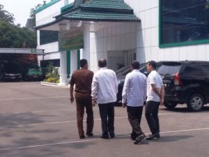 Mantan Bos Ditahan, Pegawai Kanwil Kemenag Datangi Kejati Berikan Simpati