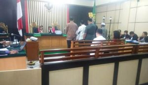 Molor Dua Jam, Sidang Asiang Dimulai Dengan 6 Saksi