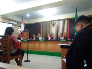 Diperintah Asiang Ambil 5 Kardus Di rumah, Lina Sebut Tidak Tahu Isinya dan Dikira Dokumen