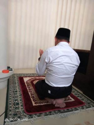 Mendagri Imami Salat Jum'at di Masjid An-Nuur Kemendagri