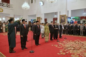 Usai Lantik Kapolri, Presiden Jokowi Lantik 9 Anggota Komisi Kejaksaan RI Masa Jabatan 2019-2023