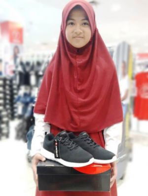Sepatu Buat Ananda Aura