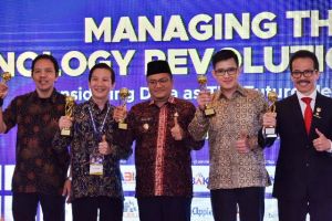 3 Tahun Berturut-turut, Fasha Raih Penghargaan Top Leader IT dan Smart City