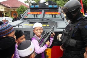 Puluhan Anak SD Nurul Ilmi Datangi Mapolda Jambi, Ini Tujuannya