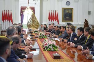 Terima Dewan Bisnis Uni Eropa-ASEAN, Presiden Jokowi Kritik Diskriminasi Kepala Sawit Indonesia