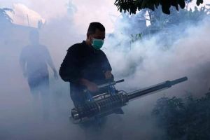 Lakukan Fogging di 6 RT di Sungai Putri, KFA juga Gotong Royong Bersama Warga