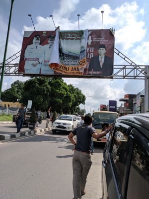 Billboard Fasha dan Safrial di Kota Jambi juga Dicopot, Ini Tanggapan Tim CE