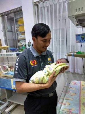 Anak Ketiga Ketua DPRD Provinsi Jambi Edi Purwanto dan dr Ari Lahir Selamat, Ini Namanya