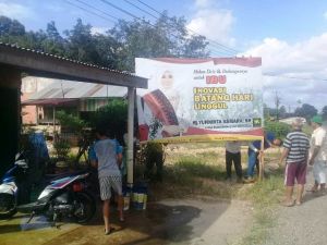 Warga Antusias Jadikan Rumah Mereka Tempat Baliho Yunninta
