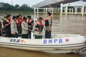 Fachrori Tinjau Debit Air Sungai Batanghari