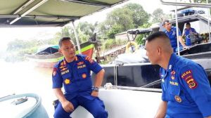 Dirpolair Polda Jambi Tempuh Jalan Berlumpur Menuju Markas Unit Suak Kandis