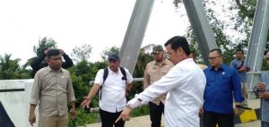 Cek Proyek Jembatan di Tanjabbar, Pinto ke Kontraktor: Perbaiki Segera