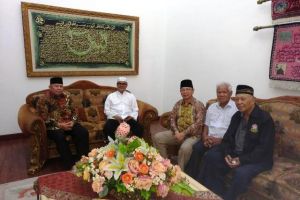 Galang Dukungan Tokoh Jambi, Safrial Sambangi Mantan Bupati Tanjabtim Abdullah Hich