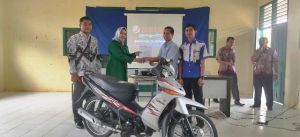 Dilirik DUDI, SMKN 5 Tebo Dapat Bantuan 1 Unit Sepeda Motor Dari Yamaha DDS Jambi