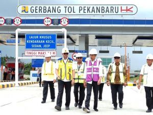 Tinjau Tol Pekanbaru-Dumai Seksi 1, Presiden Jokowi: Insyaallah Akhir April Selesai