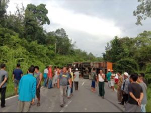 Fuso Melintang, Jalan Lintas Tebo Macet Total