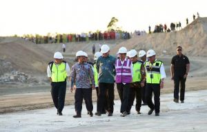  Mendagri Dampingi Presiden Tinjau Pembangunan Tol Pertama di Aceh