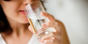 Sebab Minum Air Hangat Lebih Baik dari yang Dingin