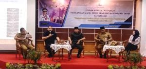 Pimpinan DPRD Jadi Pembicara dalam Forum Konsultasi Publik Rancangan Awal RKPD