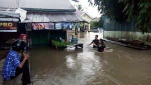 Diguyur Hujan Hari ini, Kawasan Lorong Langgar STM Ini Kebanjiran Sepinggang Orang Dewasa