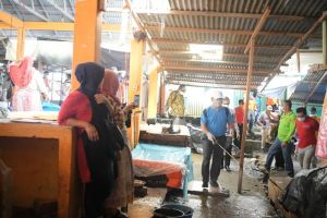 Giliran Pasar Rantau Panjang Dilakukan Penyemprotan Massal