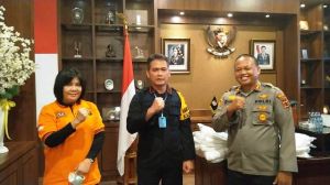 Terima 15 APD dari Relawan Bungo Lawan Corona, Kapolda Jambi: Terima kasih
