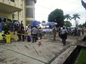 Social Distancing Belum Optimal, Kantor Samsat Dipenuhi Antrian Warga