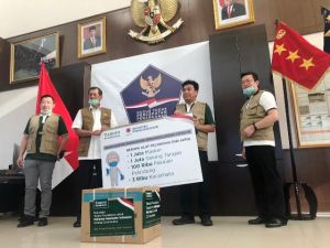 Dukung Gugus Tugas Hadapi Covid-19, Tanoto Foundation Donasi APD   