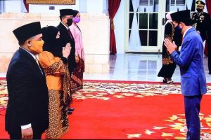 Presiden  Lantik PAW Anggota KPU Periode 2017-2022 dan Kepala BP2MI 