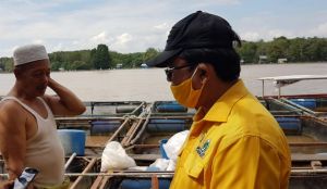 Terus Berbagi di Tengah Pandemi, IW juga Serap Aspirasi Pemilik Keramba di Muaro Jambi