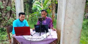 Penuh Perjuangan, Simak Kisah Guru di Daerah Eks Transmigrasi Jambi Lakukan Pembelajaran