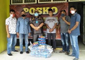 Ketua DPRD Merangin Berbagi Rezeki Lewat Posko Covid-19