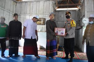 Peduli Covid-19, Polres Merangin Gelar Bakti Sosial Bagikan Sembako ke Ponpes dan Panti Asuhan