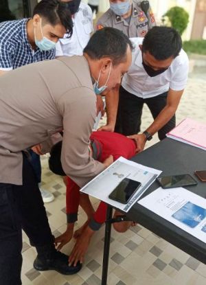 Pembuat Akun Palsu Ini Berusaha Cium Kaki Kapolres, AKBP Guntur: Pelaku Kita Sanksi Kerja Sosial