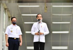 Presiden Pastikan TNI/Polri Berada di Titik Keramaian untuk Disiplinkan Masyarakat
