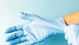 Pakar Tidak Merekomendasikan Pakai Sarung Tangan saat Belanja