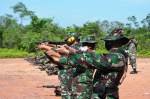 Tetap Jalani SOP Protokol Pencegahan Covid-19, Korem 042/Gapu Gelar Latihan Menembak Senjata Ringan