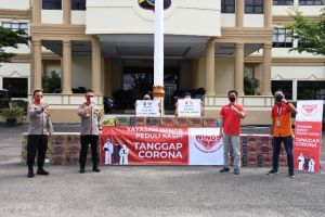 Polda Jambi Terima Bantuan Dari Yayasan Wing Peduli Kasih Tanggap Corona Untuk Masyarakat