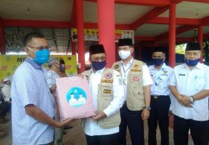 Pemkot Jambi Bagikan 6000 Masker Untuk Pengurus Masjid di Kota Jambi