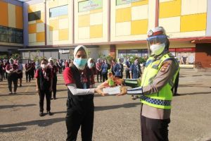 Menuju New Normal, Ditlantas Polda Jambi Gencarkan Sosialisasi Protokol Kesehatan di Mall