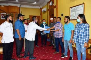 M. Surtan Nahkodai PWI Kabupaten Batanghari, Raden Suhur Sekretaris